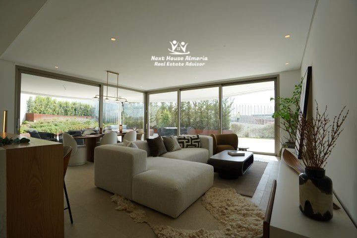 2 bedroom Apartment for sale in La Quinta with garage - € 1,299,000 (Ref: 9191349)