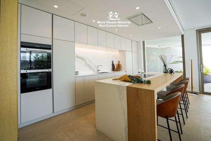 2 bedroom Apartment for sale in La Quinta with garage - € 1,299,000 (Ref: 9191349)