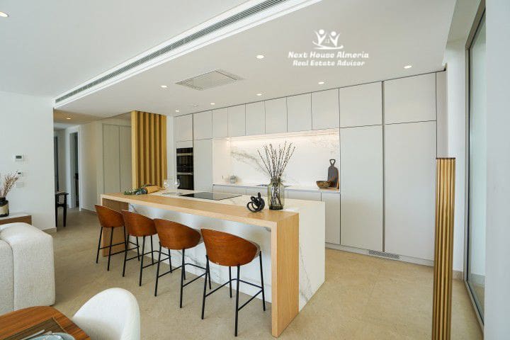 2 bedroom Apartment for sale in La Quinta with garage - € 1,299,000 (Ref: 9191349)