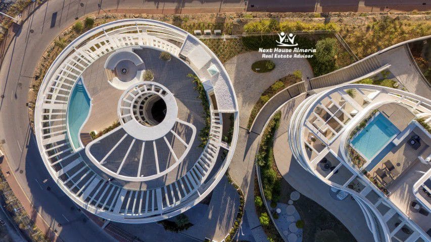 2 bedroom Apartment for sale in La Quinta with garage - € 1,299,000 (Ref: 9191349)