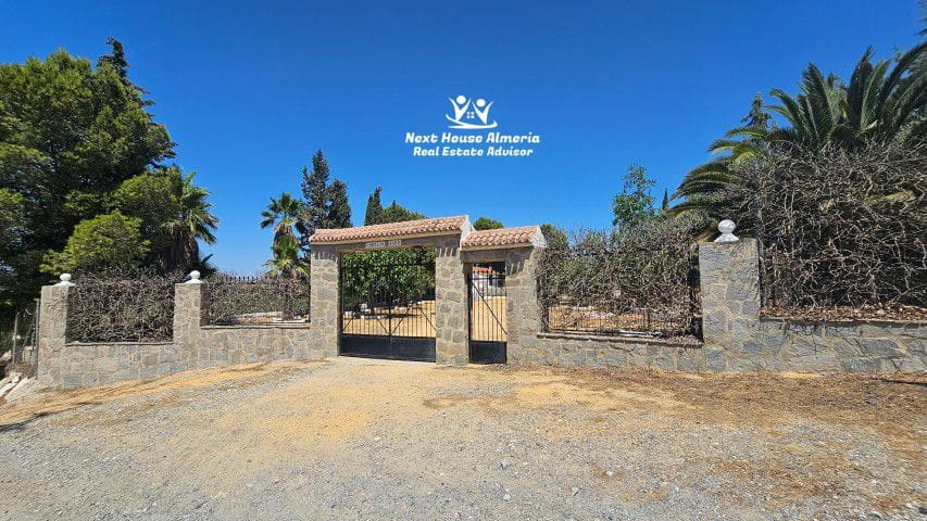 4 bedroom Finca/Country House for sale in Purchena with garage - € 699,950 (Ref: 9252541)