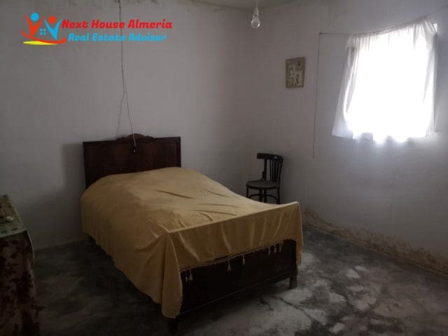 3 slaapkamer Finca/Landhuis te koop in Arboleas - € 68.000 (Ref: 9308390)