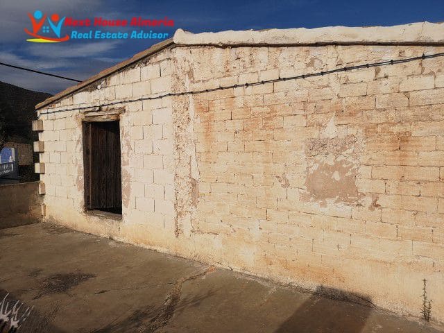 3 slaapkamer Finca/Landhuis te koop in Arboleas - € 68.000 (Ref: 9308390)