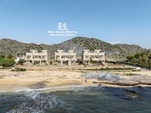 4 soveværelse Villa til salg i Cala Pañizo, Cuevas del Almanzora med garage - € 1.070.000 (Ref: 9362716)