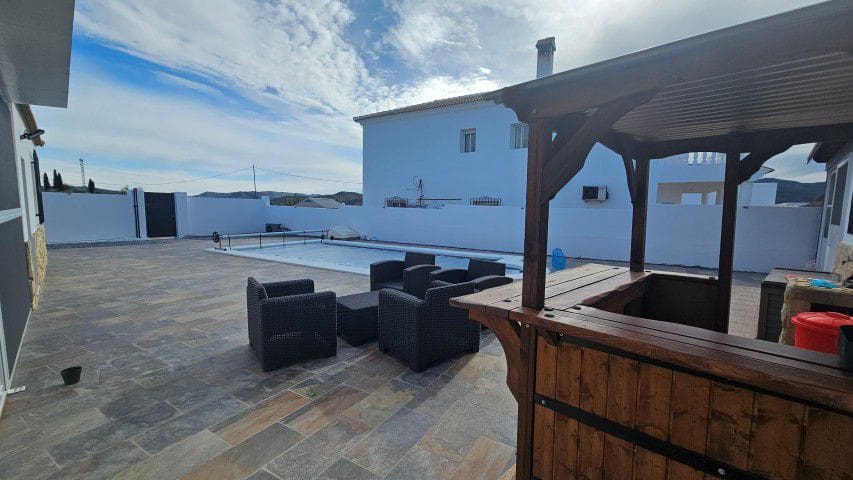 4 bedroom Villa for sale in Arboleas - € 310,000 (Ref: 9524080)