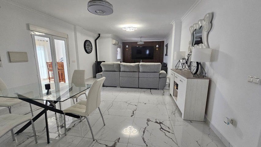 4 bedroom Villa for sale in Arboleas - € 310,000 (Ref: 9524080)