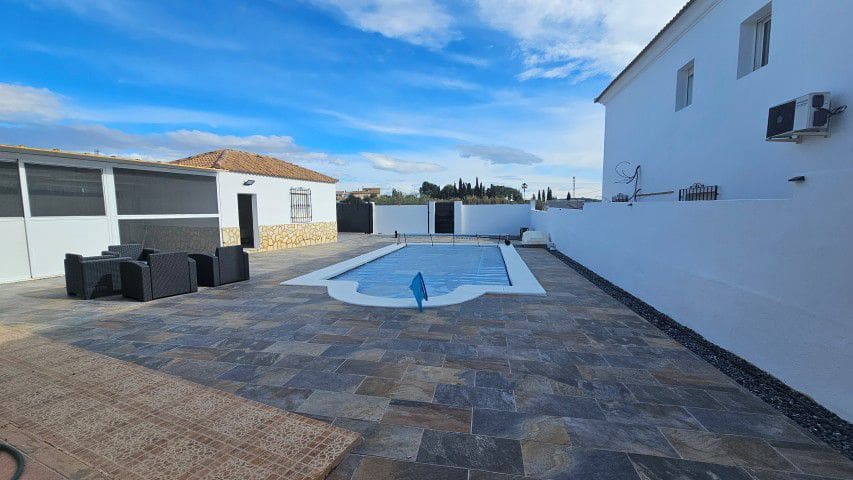 4 bedroom Villa for sale in Arboleas - € 310,000 (Ref: 9524080)