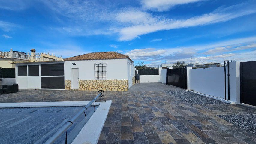 4 bedroom Villa for sale in Arboleas - € 310,000 (Ref: 9524080)