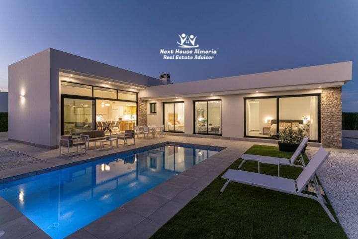 Chalet de 3 habitaciones en Calasparra en venta - 349.000 € (Ref: 9615321)