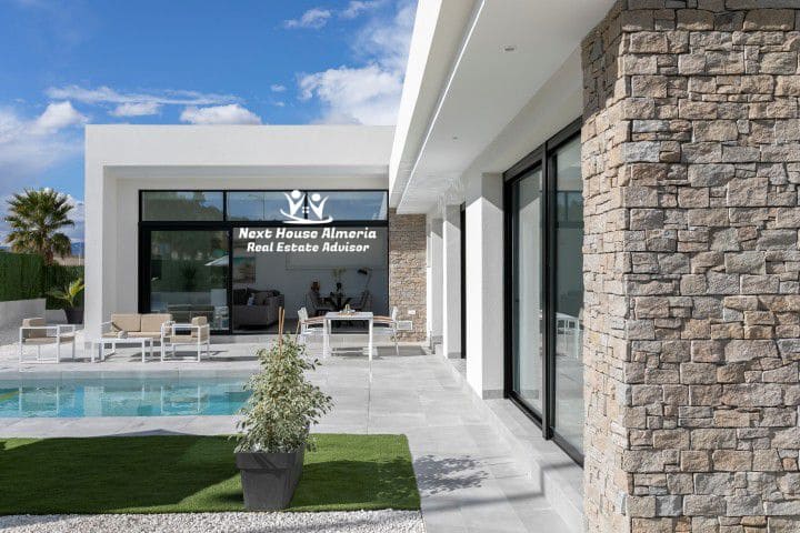 Chalet de 3 habitaciones en Calasparra en venta - 349.000 € (Ref: 9615321)