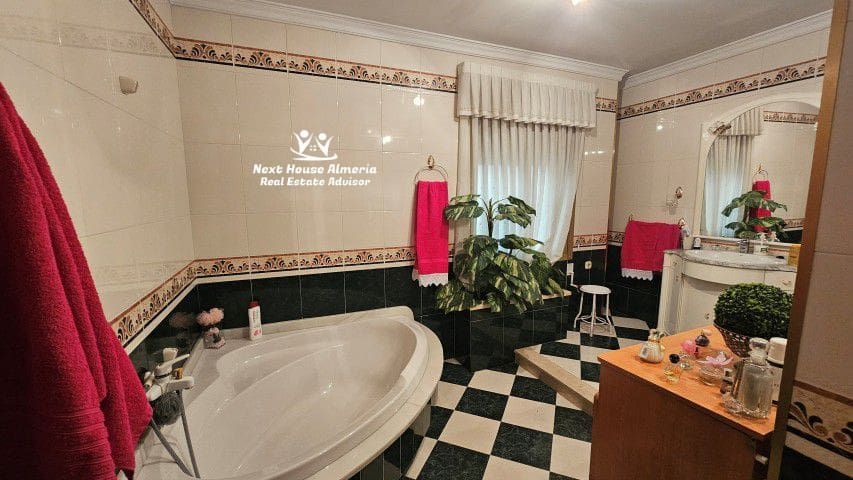 6 chambre Maison de Ville à vendre à Olula del Rio avec garage - 259 999 € (Ref: 9686240)