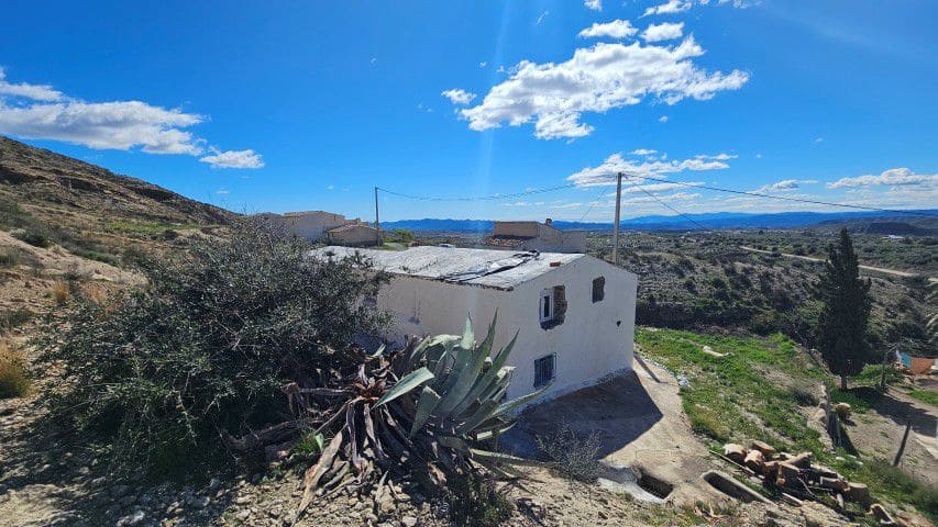 5 chambre Finca/Maison de Campagne à vendre à Santopetar - 119 950 € (Ref: 9690351)