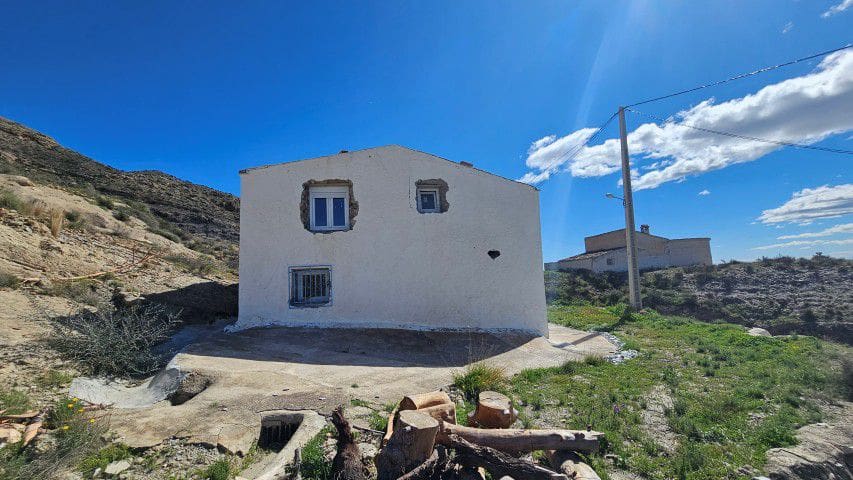 5 chambre Finca/Maison de Campagne à vendre à Santopetar - 119 950 € (Ref: 9690351)