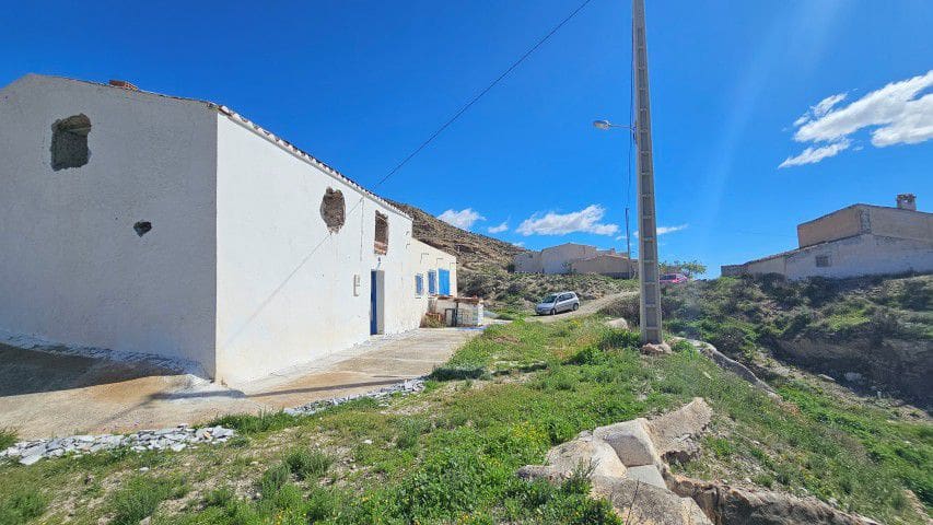 5 chambre Finca/Maison de Campagne à vendre à Santopetar - 119 950 € (Ref: 9690351)