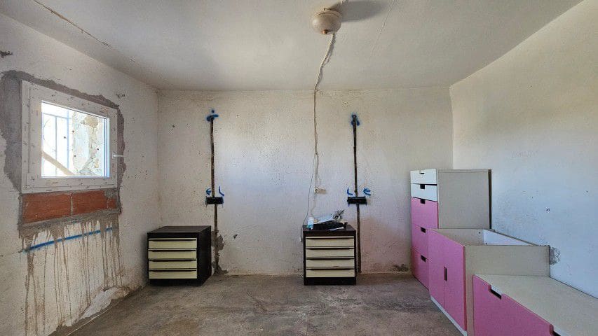 5 chambre Finca/Maison de Campagne à vendre à Santopetar - 119 950 € (Ref: 9690351)