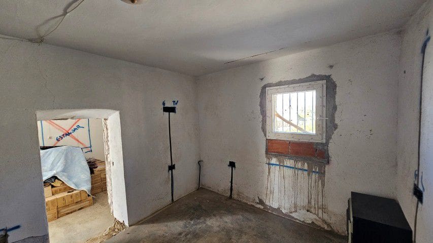 5 chambre Finca/Maison de Campagne à vendre à Santopetar - 119 950 € (Ref: 9690351)