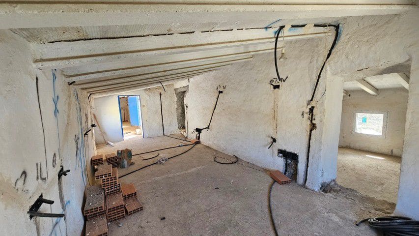 5 chambre Finca/Maison de Campagne à vendre à Santopetar - 119 950 € (Ref: 9690351)
