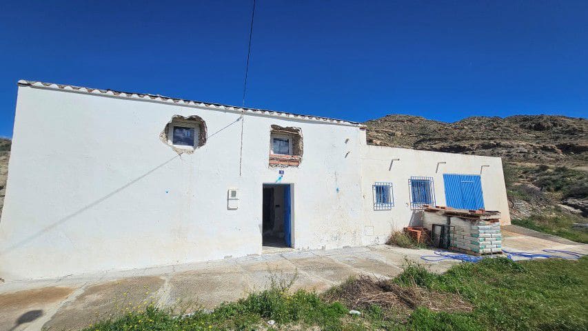 5 chambre Finca/Maison de Campagne à vendre à Santopetar - 119 950 € (Ref: 9690351)