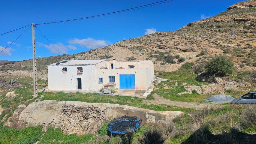 5 chambre Finca/Maison de Campagne à vendre à Santopetar - 119 950 € (Ref: 9690351)
