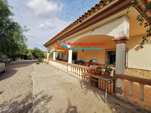 6 quarto Quinta/Casa Rural para venda em Los Gallardos com garagem - 390 000 € (Ref: 9711231)