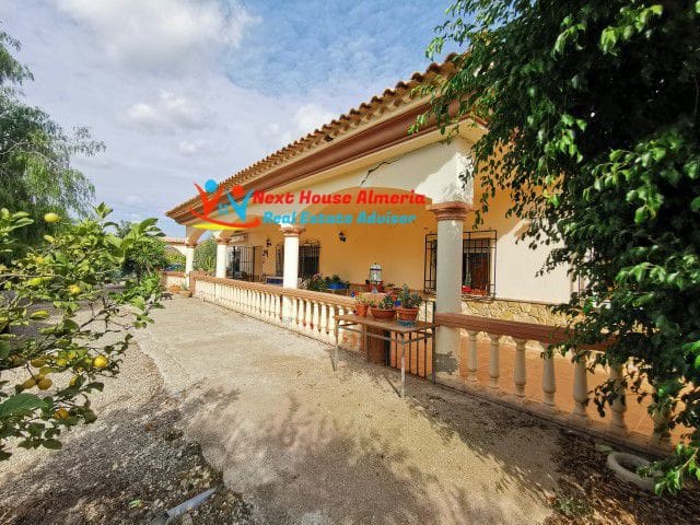 Finca/Casa Rural de 6 habitaciones en Los Gallardos en venta con garaje - 390.000 € (Ref: 9711231)