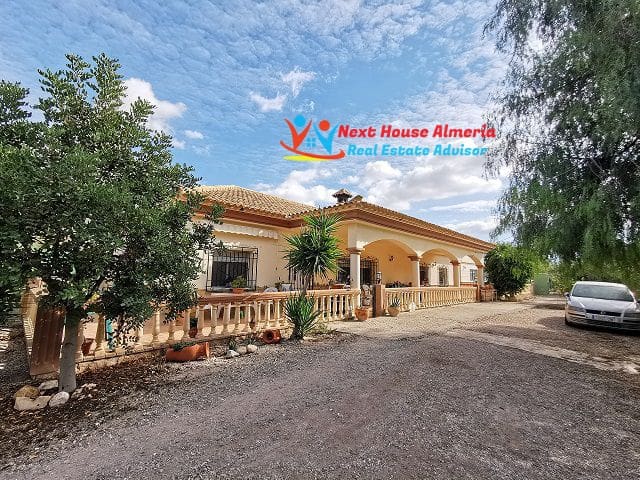 Finca/Casa Rural de 6 habitaciones en Los Gallardos en venta con garaje - 390.000 € (Ref: 9711231)