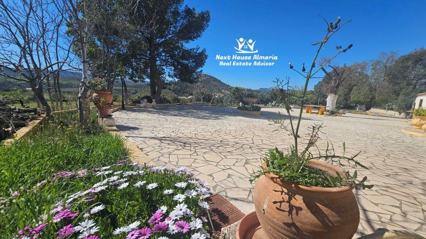 7 bedroom Finca/Country House for sale in La Parroquia with garage - € 425,000 (Ref: 9719736)