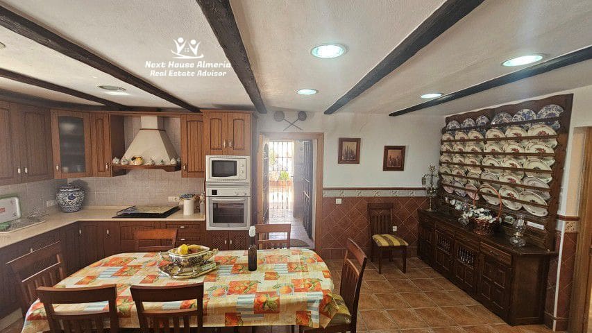 7 bedroom Finca/Country House for sale in La Parroquia with garage - € 425,000 (Ref: 9719736)