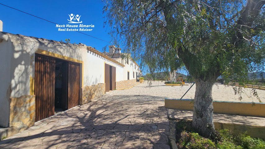 7 bedroom Finca/Country House for sale in La Parroquia with garage - € 425,000 (Ref: 9719736)