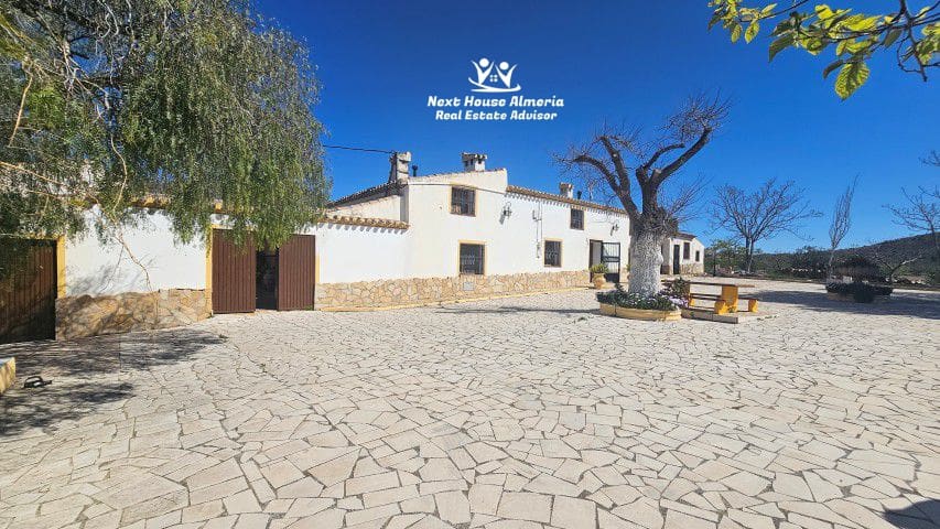 7 bedroom Finca/Country House for sale in La Parroquia with garage - € 425,000 (Ref: 9719736)