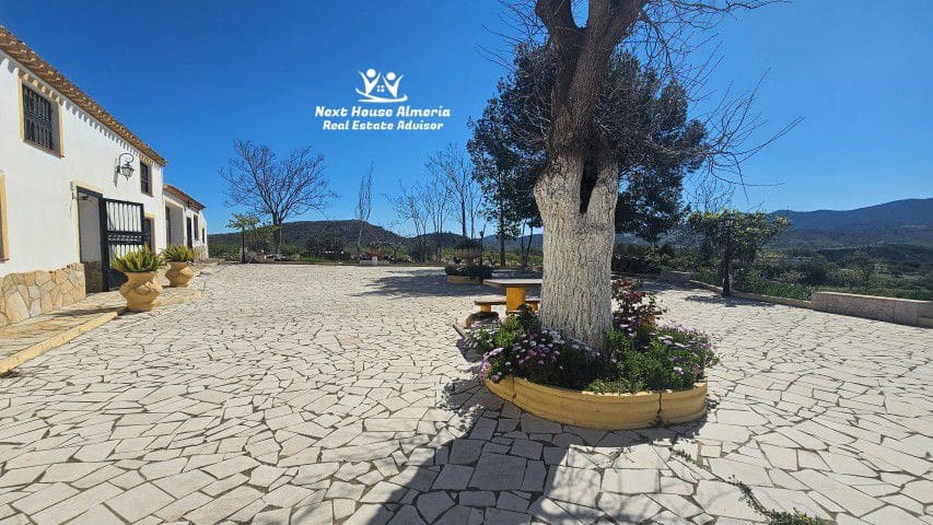 7 bedroom Finca/Country House for sale in La Parroquia with garage - € 425,000 (Ref: 9719736)