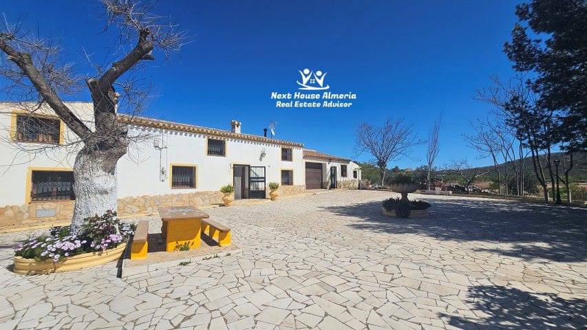 7 bedroom Finca/Country House for sale in La Parroquia with garage - € 425,000 (Ref: 9719736)
