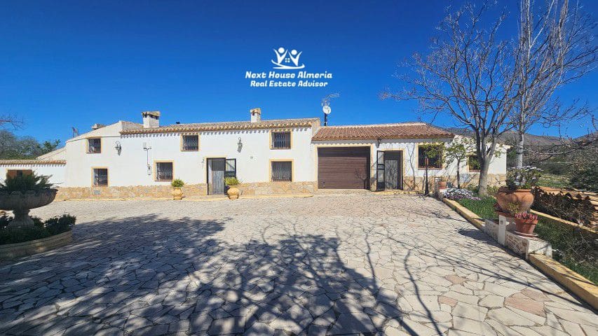 7 bedroom Finca/Country House for sale in La Parroquia with garage - € 425,000 (Ref: 9719736)