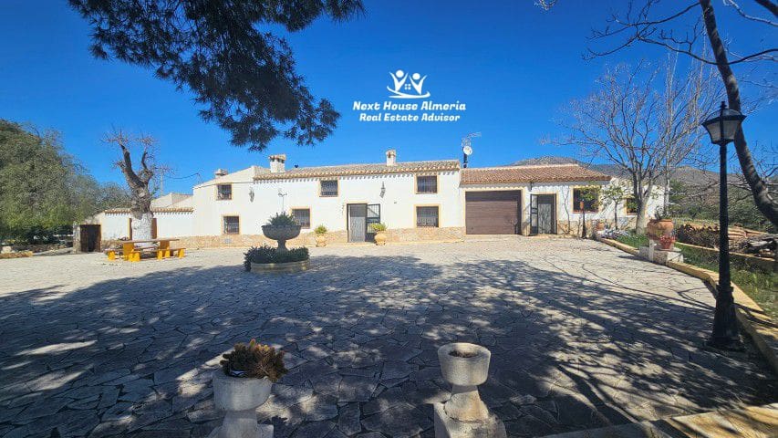 7 bedroom Finca/Country House for sale in La Parroquia with garage - € 425,000 (Ref: 9719736)