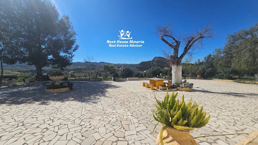 7 bedroom Finca/Country House for sale in La Parroquia with garage - € 425,000 (Ref: 9719736)