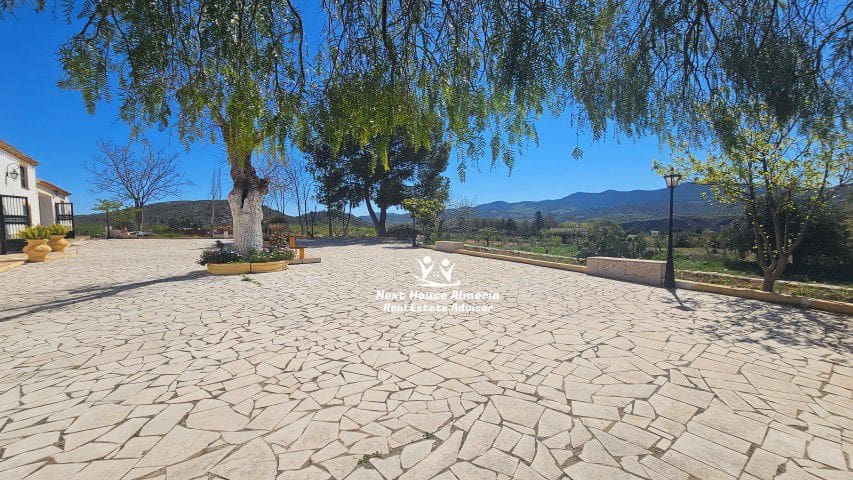 7 bedroom Finca/Country House for sale in La Parroquia with garage - € 425,000 (Ref: 9719736)