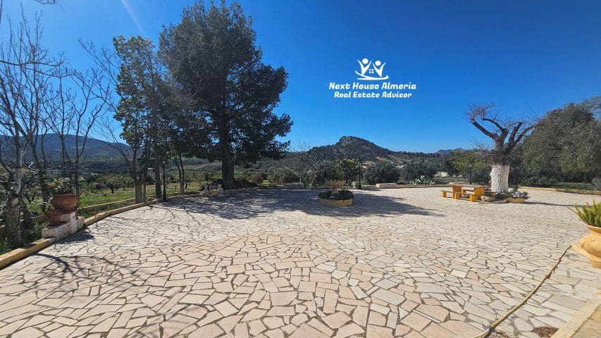 7 bedroom Finca/Country House for sale in La Parroquia with garage - € 425,000 (Ref: 9719736)