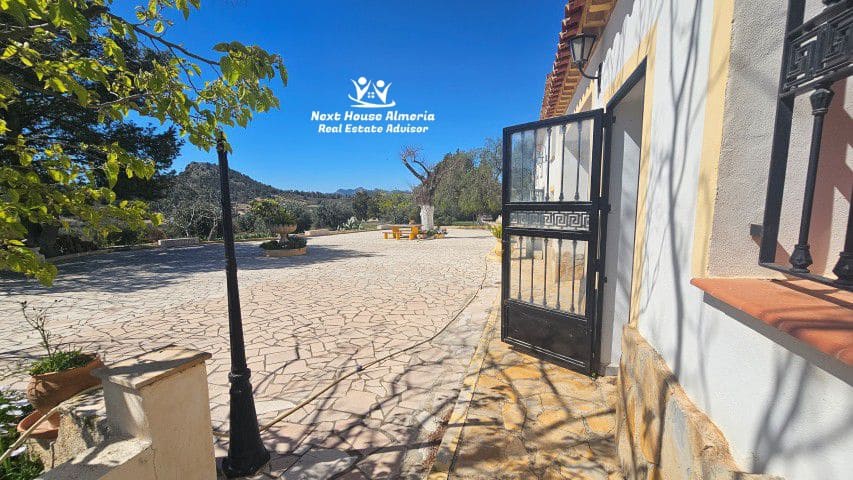 7 bedroom Finca/Country House for sale in La Parroquia with garage - € 425,000 (Ref: 9719736)
