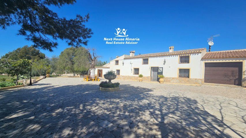 7 bedroom Finca/Country House for sale in La Parroquia with garage - € 425,000 (Ref: 9719736)