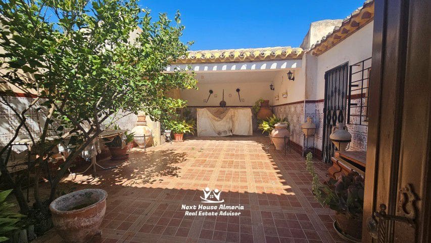 7 bedroom Finca/Country House for sale in La Parroquia with garage - € 425,000 (Ref: 9719736)