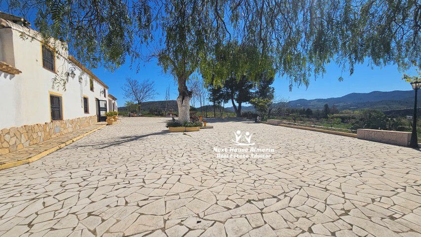 7 bedroom Finca/Country House for sale in La Parroquia with garage - € 425,000 (Ref: 9719736)