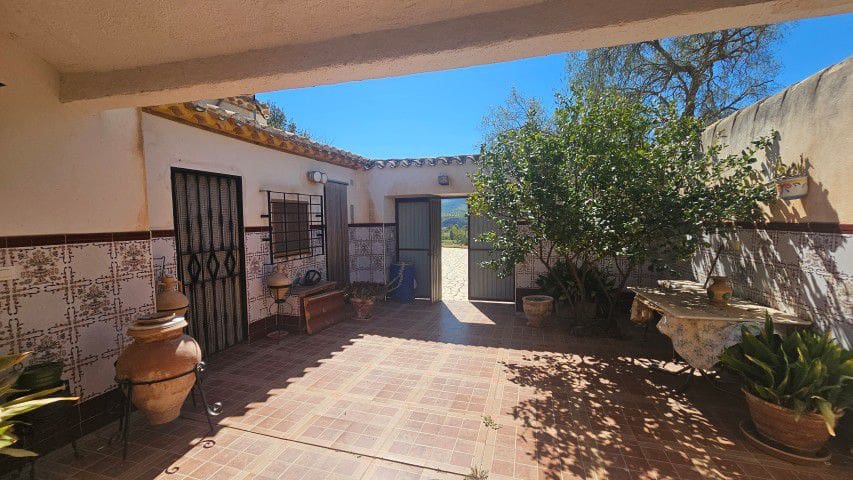 7 bedroom Finca/Country House for sale in La Parroquia with garage - € 425,000 (Ref: 9719736)