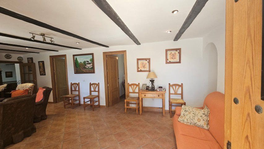 7 bedroom Finca/Country House for sale in La Parroquia with garage - € 425,000 (Ref: 9719736)
