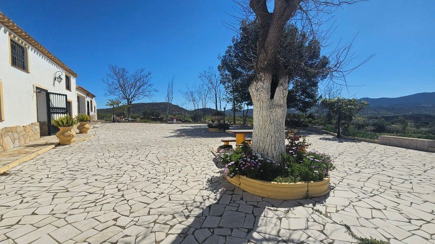 7 bedroom Finca/Country House for sale in La Parroquia with garage - € 425,000 (Ref: 9719736)
