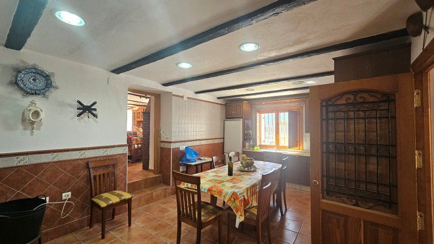 7 bedroom Finca/Country House for sale in La Parroquia with garage - € 425,000 (Ref: 9719736)