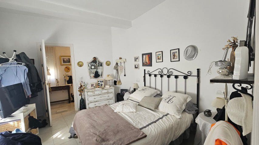 5 bedroom Townhouse for sale in Lucar with garage - € 149,950 (Ref: 9772816)