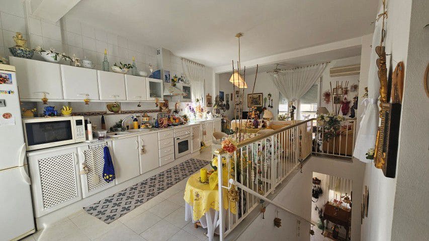 5 bedroom Townhouse for sale in Lucar with garage - € 149,950 (Ref: 9772816)