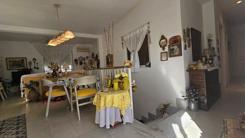 5 bedroom Townhouse for sale in Lucar with garage - € 149,950 (Ref: 9772816)