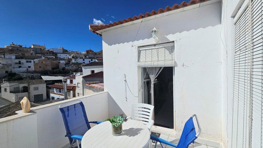 5 bedroom Townhouse for sale in Lucar with garage - € 149,950 (Ref: 9772816)