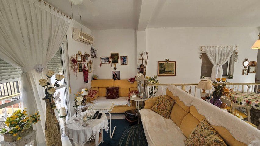 5 bedroom Townhouse for sale in Lucar with garage - € 149,950 (Ref: 9772816)